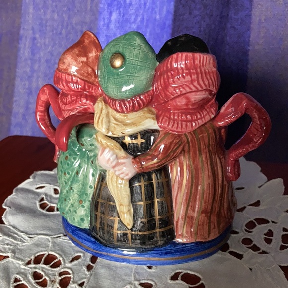 Vintage 1993 F&F Christmas Carol sugar & creamer with spoon - Picture 4 of 9